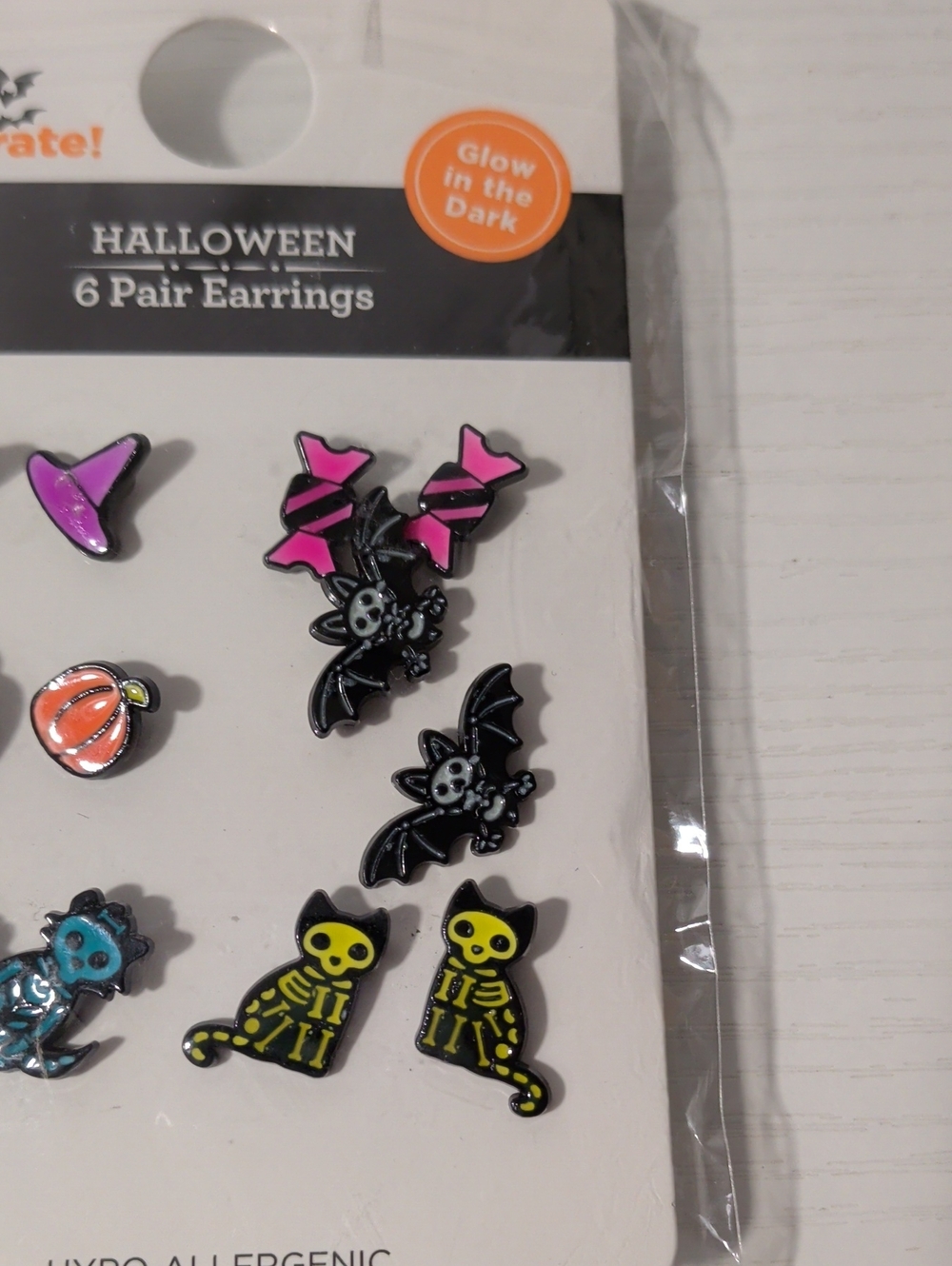 Halloween Earrings 6 Pk NIB Glow In Dark - Picture 2 of 2